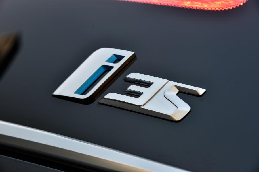 Логотип BMW i3s (I01) 2019 года  (ZA) (фото 2 из 35)